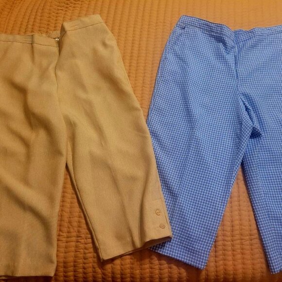 Bundle of 2 Pairs of Alfred Dunner Womens Capri Pants Size 12 Petite - Picture 1 of 8